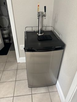 Kegerator/ refrigerator
