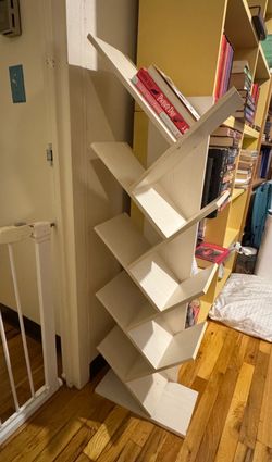 Book Tree (shelf)