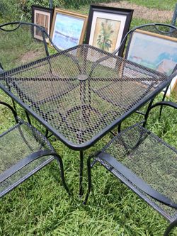 NICE METAL PATIO SET