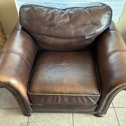 Bernhardt Leather Chair.   Pick Up Only. 