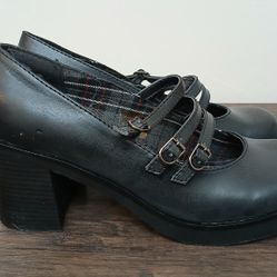 Rebels Black Heels Size 10