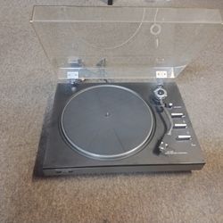JVC TURNTABLE 