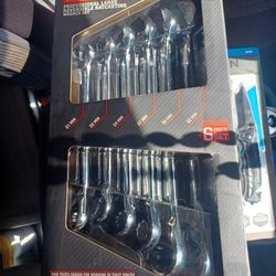 6 Piece Large Racheting Wrenches Unopened 