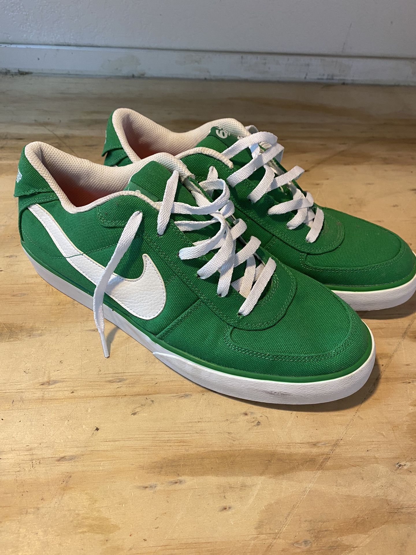 Nike 6.0 Shoes Green Size 10.5