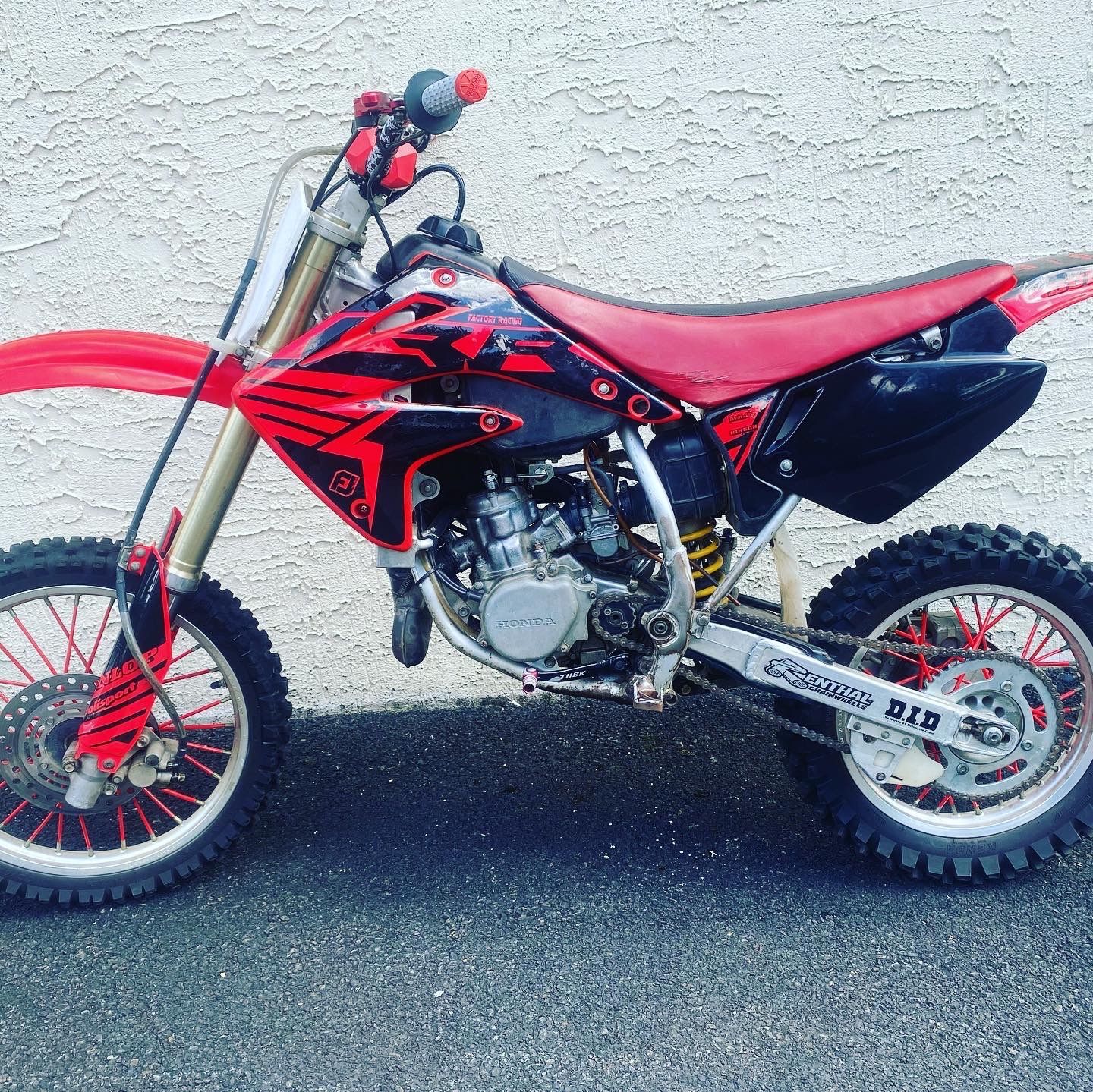 2004 Cr85