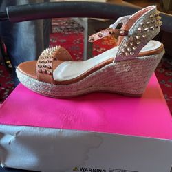 New With Spikes Size 10