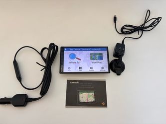 Garmin DriveSmart 61 LMT-S 6.95” GPS Navigator w/ Car Charger Bundle