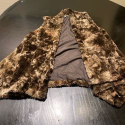 BB Dakota Faux Fur Best Size Medium 
