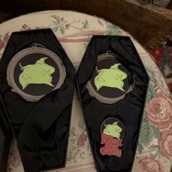  Nightmare Before Christmas Event  Pin And Ornament Pair 