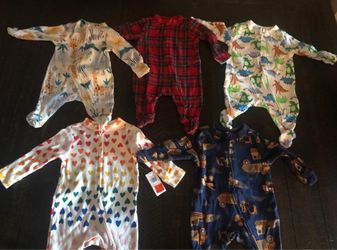 Old Navy Newborn onesies pajamas