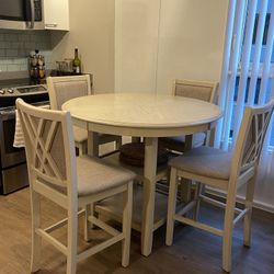 Dining Table And 4 Chairs 