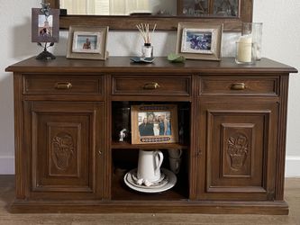 Credenza