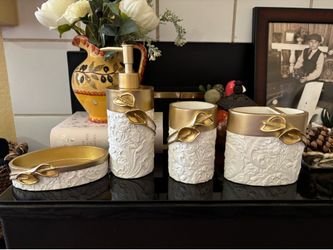 Bathroom set
