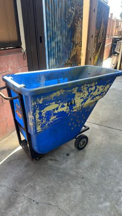 Vestil Plastic Light Duty Tilt Truck 1 Cubic Yard 850 Lb.