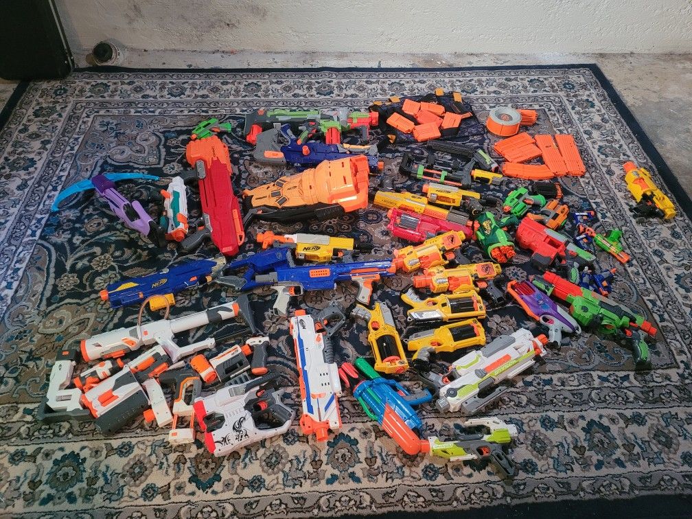 Nerf Gun - Large Lot
