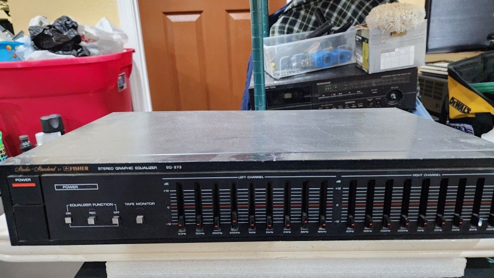 EQ. DE 9 BANDAS POR CANAL MARCA FISHER MODELO EQ-273