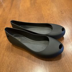 Woman’s Melissa Flats Shipping Available 