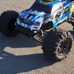 Brand new N Sealed  Extremely Big LAEGENDARY 1:10 Scale 4x4 Off-Road RC Truck - Hobby Grade Brushed Motor Truck!! 