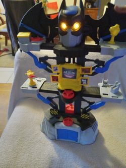 Fisher Price Imaginext DC Super Friends Bat-cave