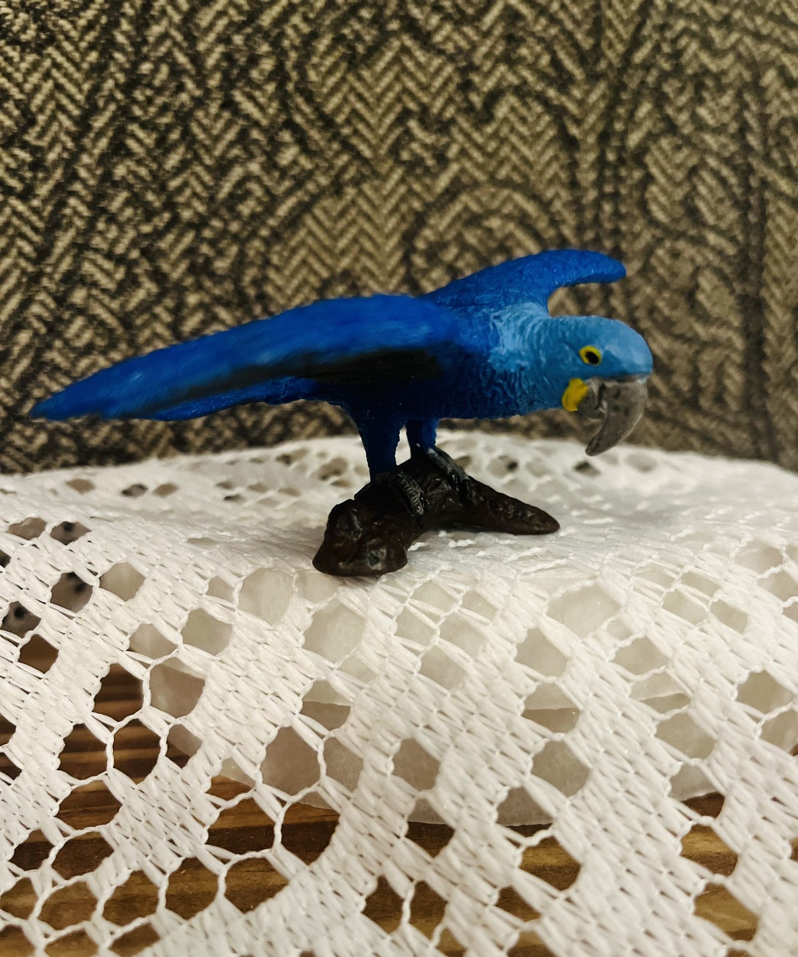RARE Schleich Retired Beautiful Blue Macaw
