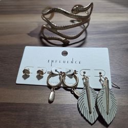 Earrings and bracelet bundle $5