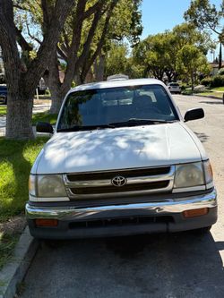 Toyota Tacoma 1999 extra cab 4 cylinder