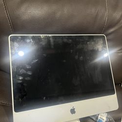 Old Mac Book Turns On (very Old Acceptable Condition