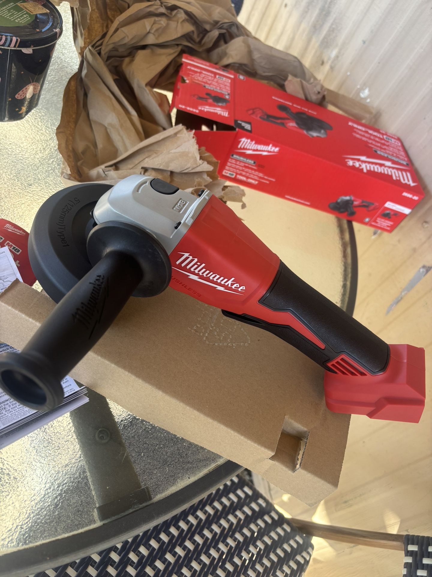 10:28 Milwaukee M18 18V Lithium-lon Brushless Cordless 4-1/2 in./5 in. Grinder w/Paddle Switch