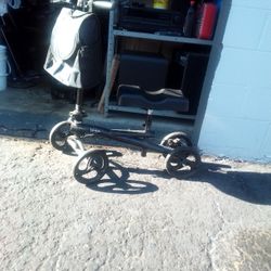 LIFESTYLE MOBILITY WALKER W/CARRY BAG!