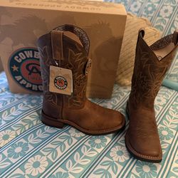 New Cowgirl Boots size 8.5