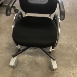 Handicap desk chair