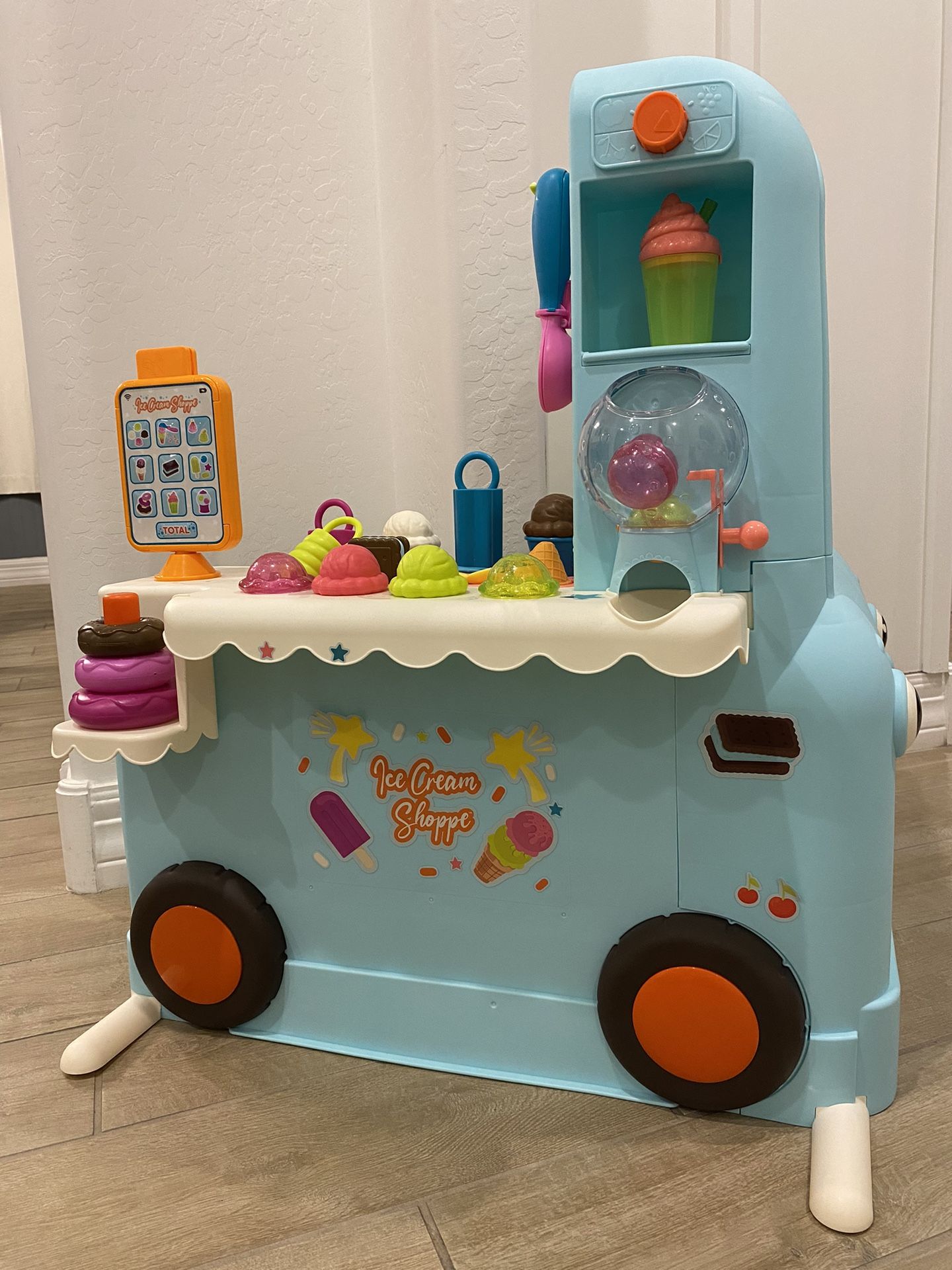 B. Toys Ice Cream Truck