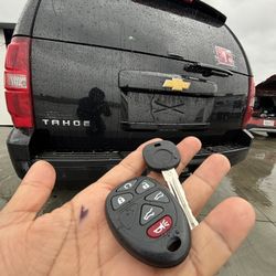 Llaves De Autos / / Car Keys And Remotes 