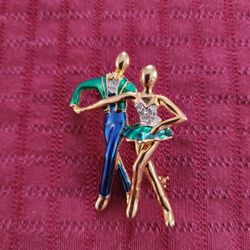 SKATERS BROOCH/PIN