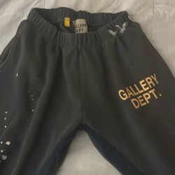 GALLERY DEBT SWEAT PANTS FLARED