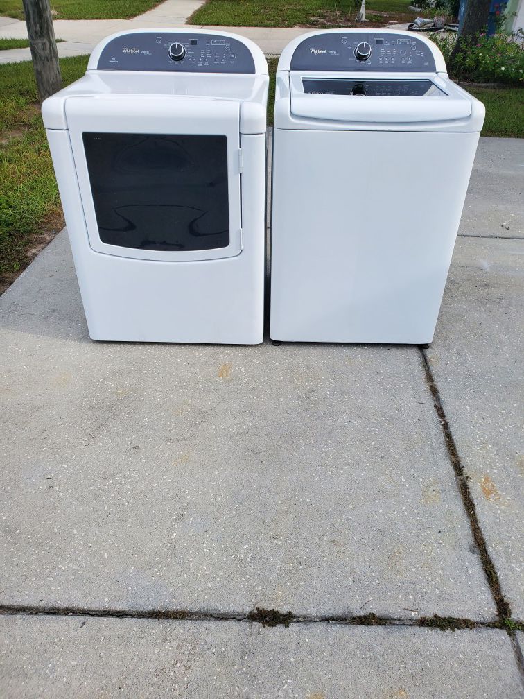 Free delivery!!Matching whirlpool washer and dryer set