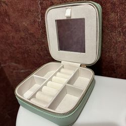 Purse size jewelry holder case