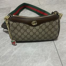 Gucci Shoulder Bag / Ophidia Beige With Strawberry $400