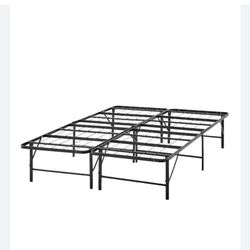 Metals Color black Queen 