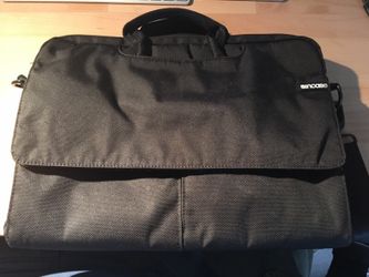 Incase Computer Messenger Bag/Briefcase