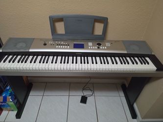 Yamaha YPG-535 88-Key Portable Grand Keyboard – Excellent Condition