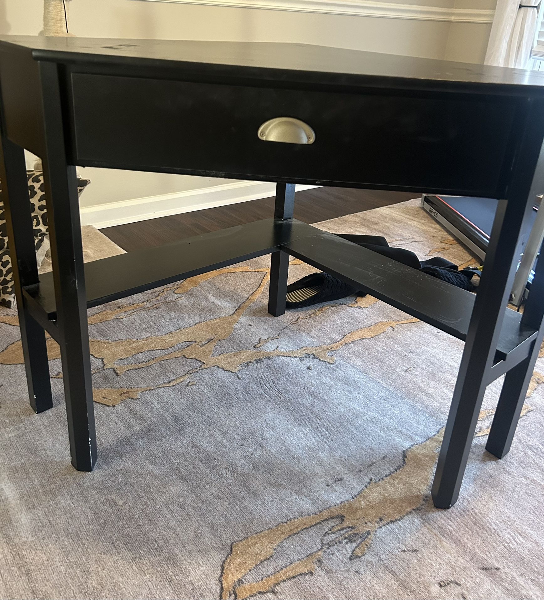Nice Solid Corner Desk With Drawer And Shelf-could Use Repainting