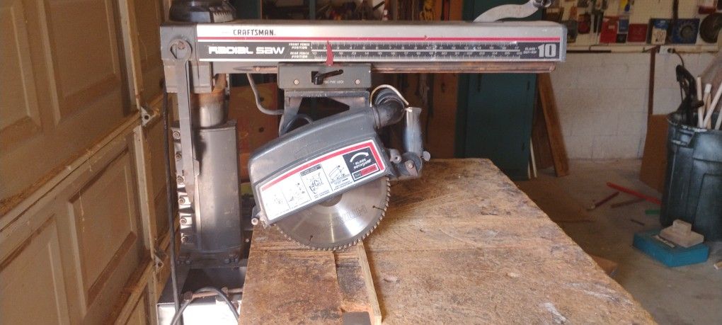 Radial Saw W/ Dust Collection Vacuum 