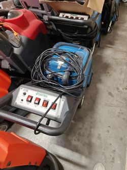 Carpet extractor