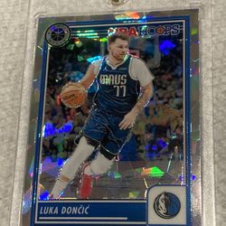 •	2023‑24 Panini Hoops Premium Stock Luka Dončić #9