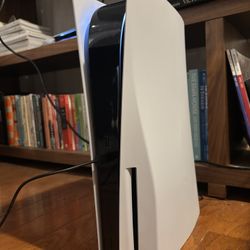 PlayStation 5 (with disk drive)