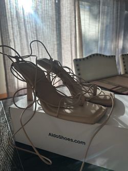 Aldo Nude Heels - like new (size 8.5)