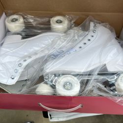 Skate gear rollerskates