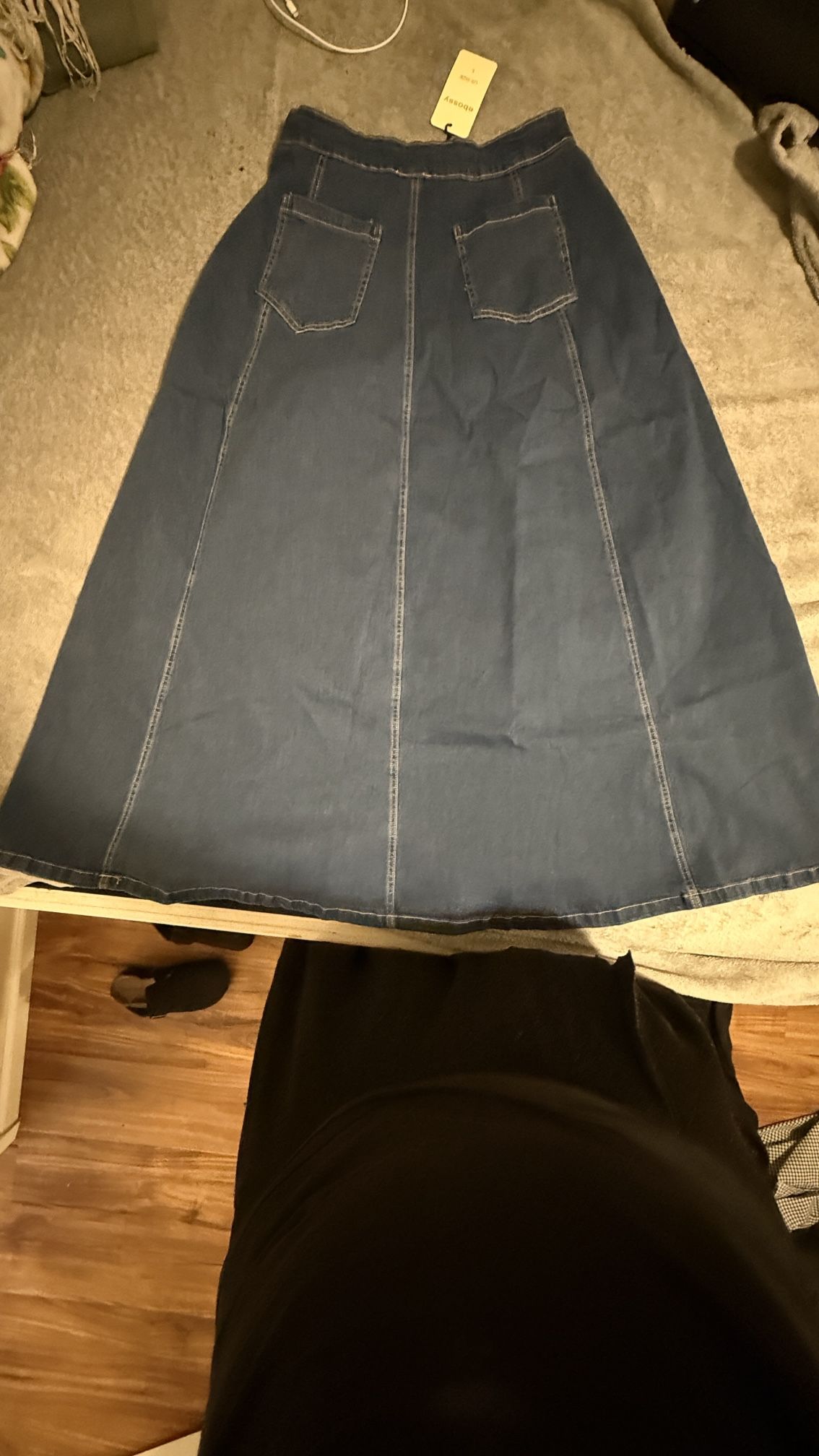 BRAND NEW SKIRT!