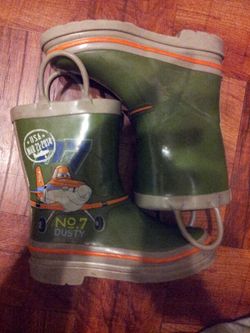 Rain boats size 10